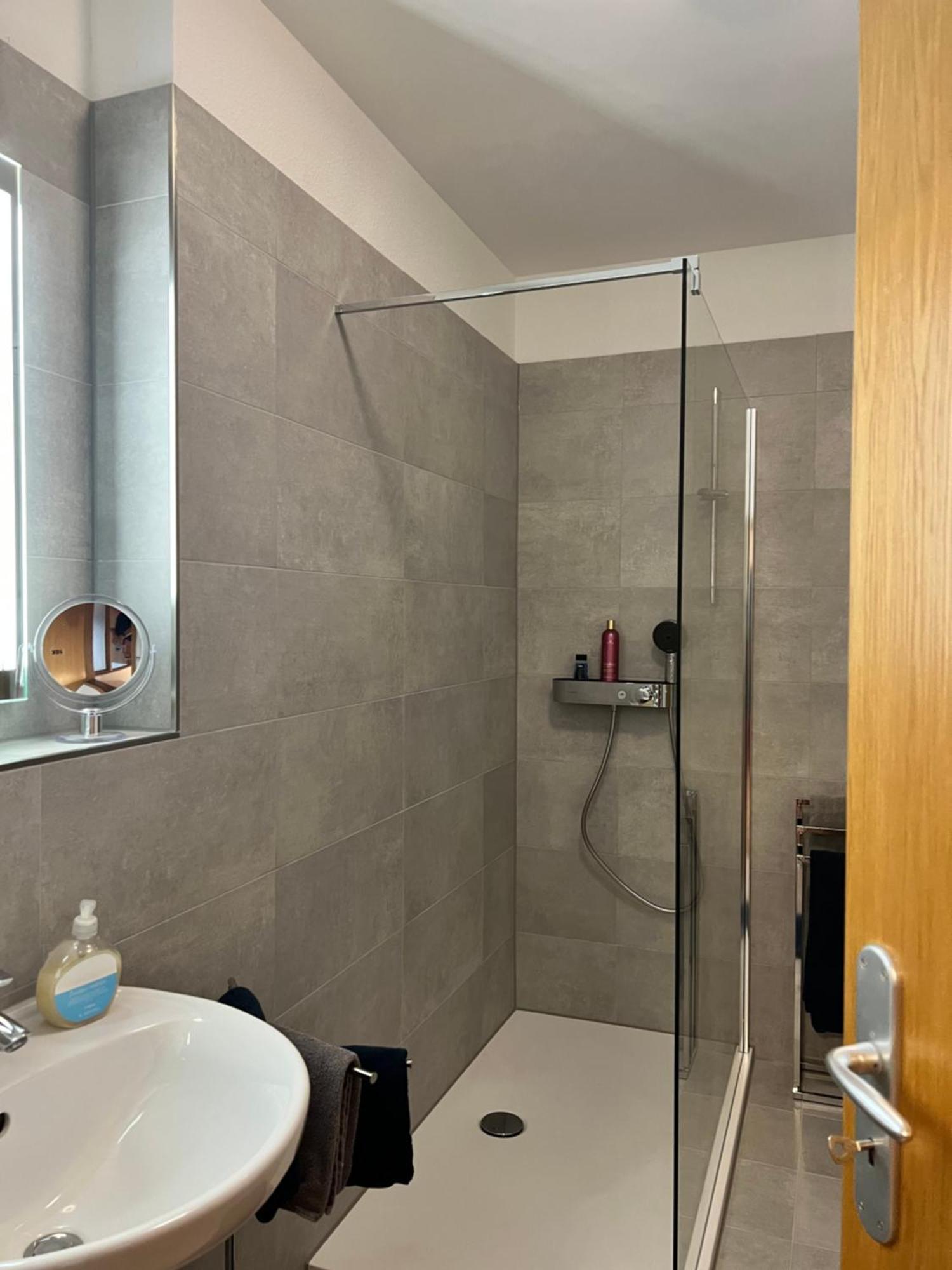 Sehr Schoene Wohnung,Komplett Neu Eingerichtet Limabach - Oberfrohna エクステリア 写真